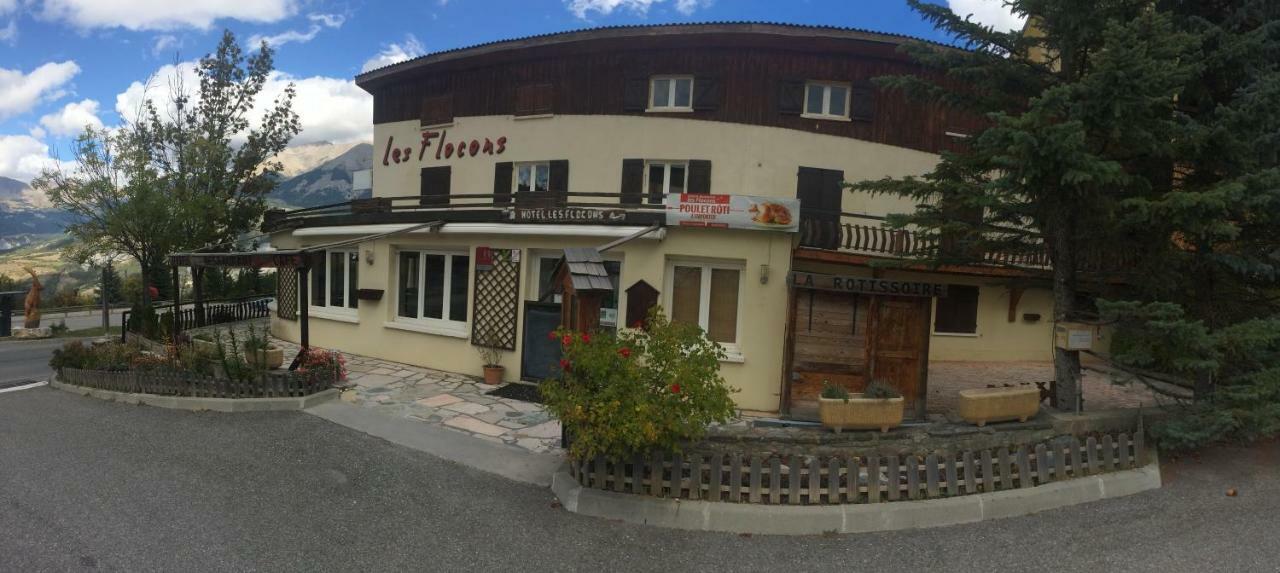 Hotel Les Flocons Le Sauze Exterior foto